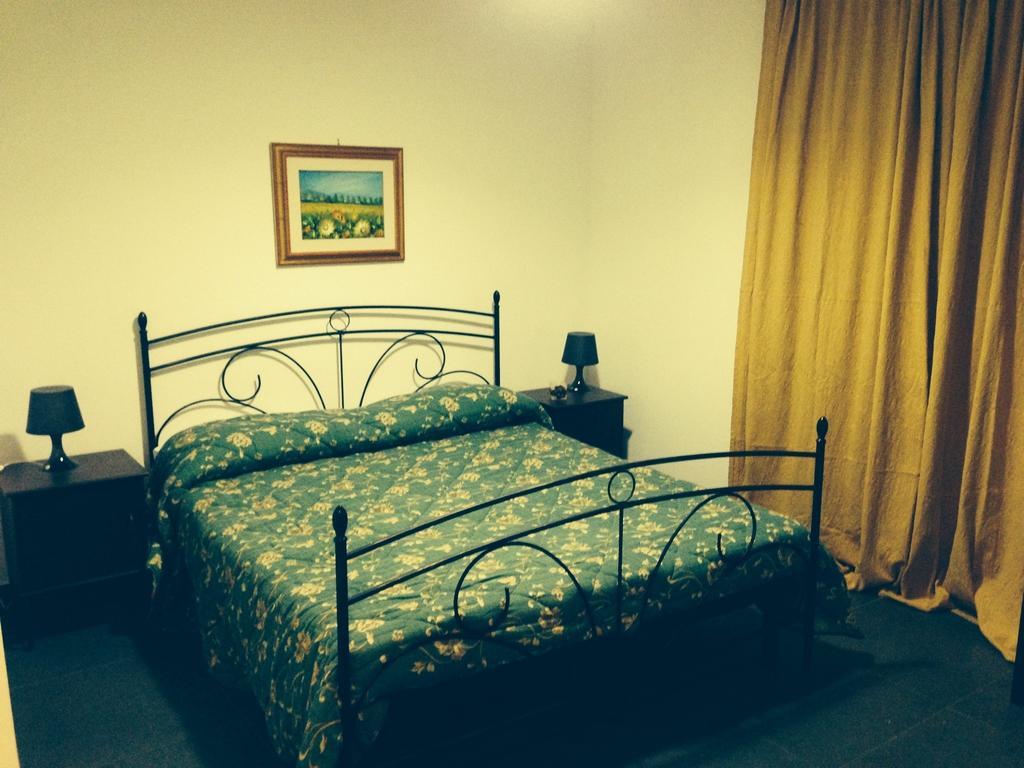 B&B Largo Barile Caltanissetta Szoba fotó