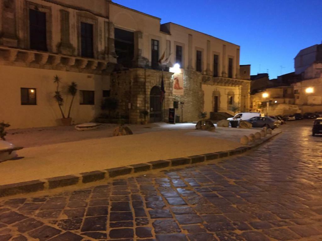 B&B Largo Barile Caltanissetta Kültér fotó